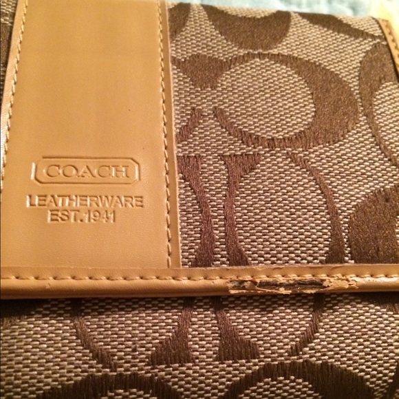 Coach large wallet EXCELLENT - Picture 2 of 7